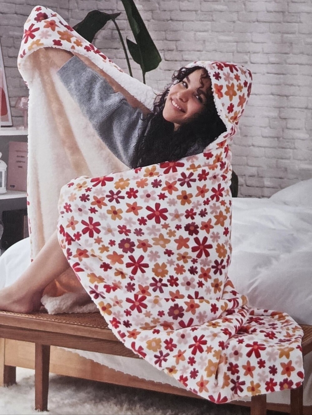 Forever 21 Floral Hooded Throw Blanket  NIP